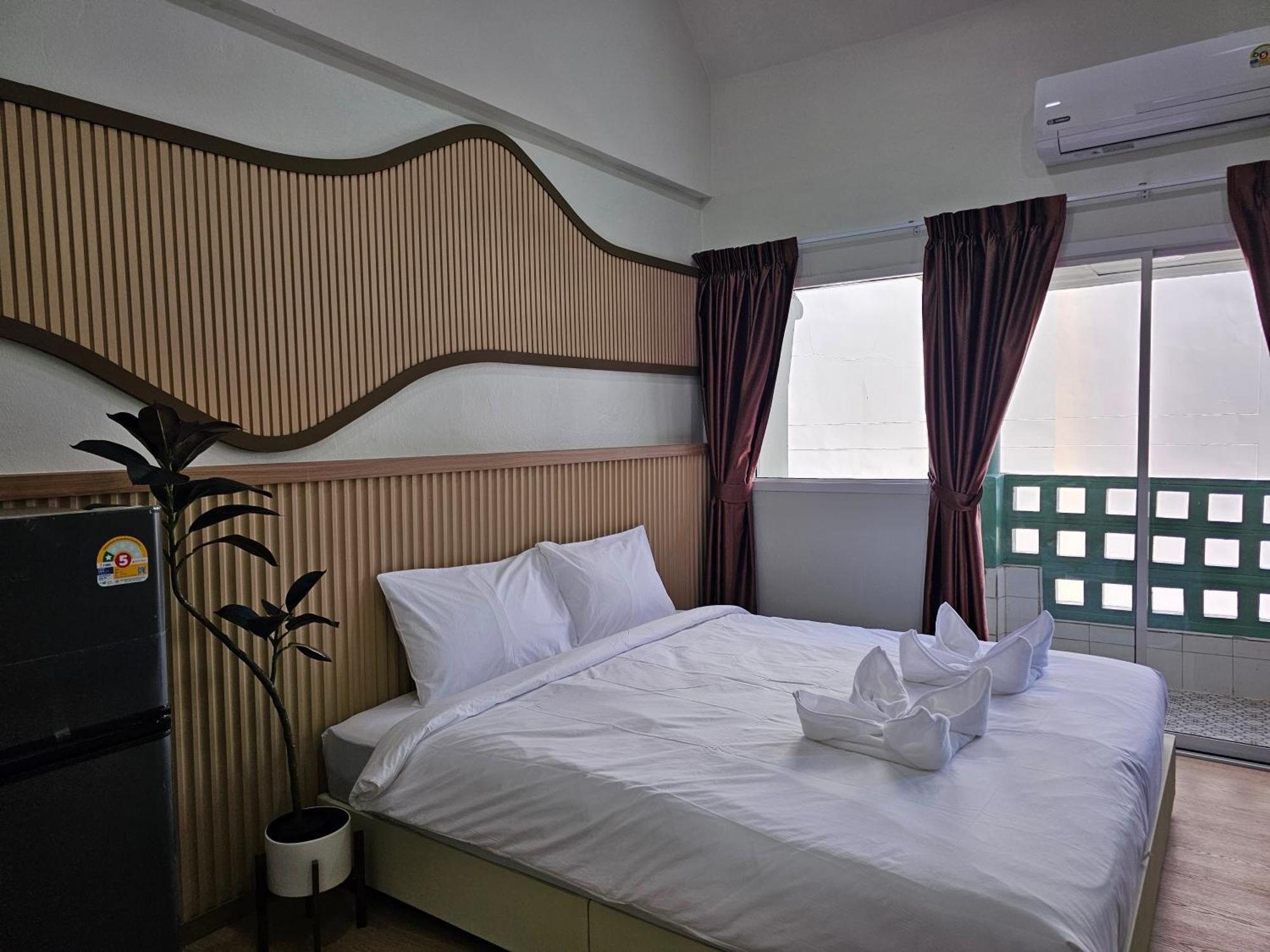 Lub Nai Hostel Patong Room photo